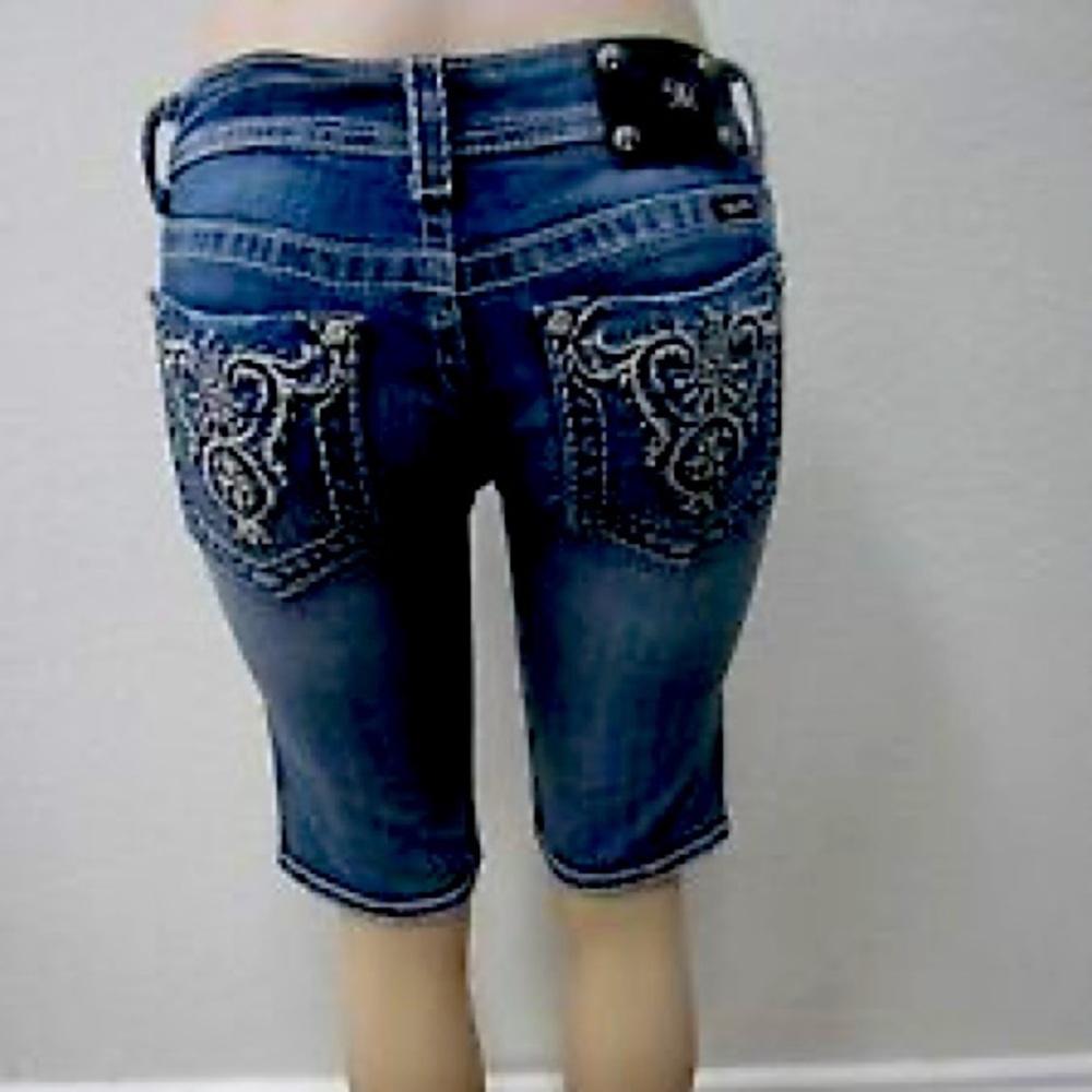 ACTIVELY BUYING MISS ME BERMUDA SHORTS! Size 25